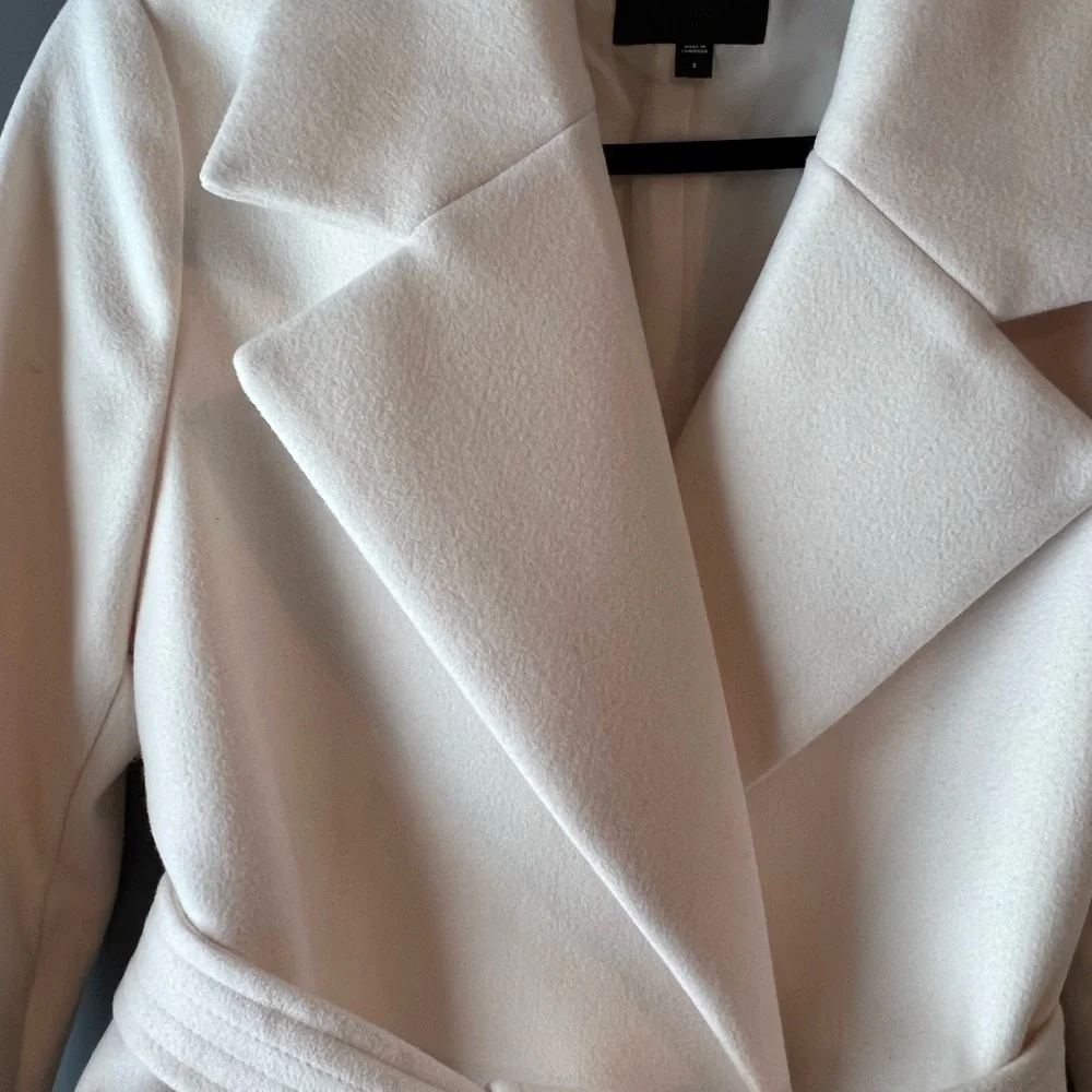 Express Women's Elegant Cream Trench Coat - Picture 2 of 4